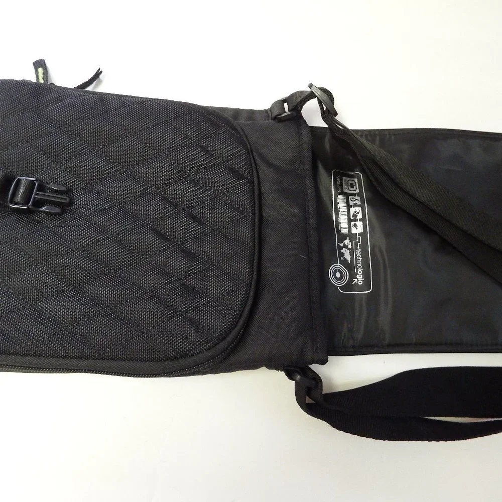 Crossbody black bag for tablet by Ogio